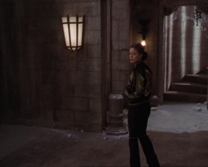 Charmed-Online-dot-319TheDemonWhoCameInFromTheCold1745.jpg