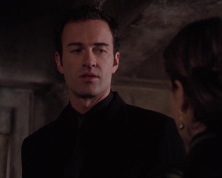 Charmed-Online-dot-319TheDemonWhoCameInFromTheCold1754.jpg