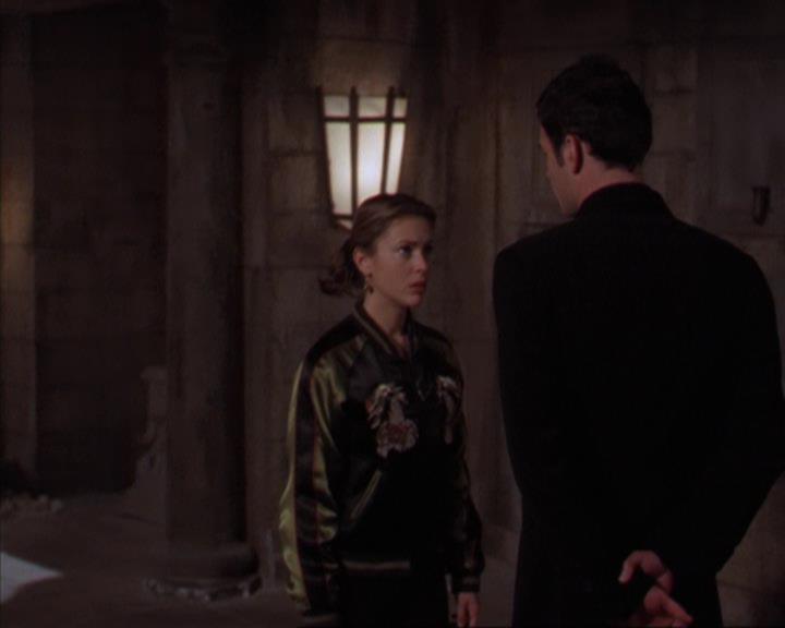 Charmed-Online-dot-319TheDemonWhoCameInFromTheCold1771.jpg