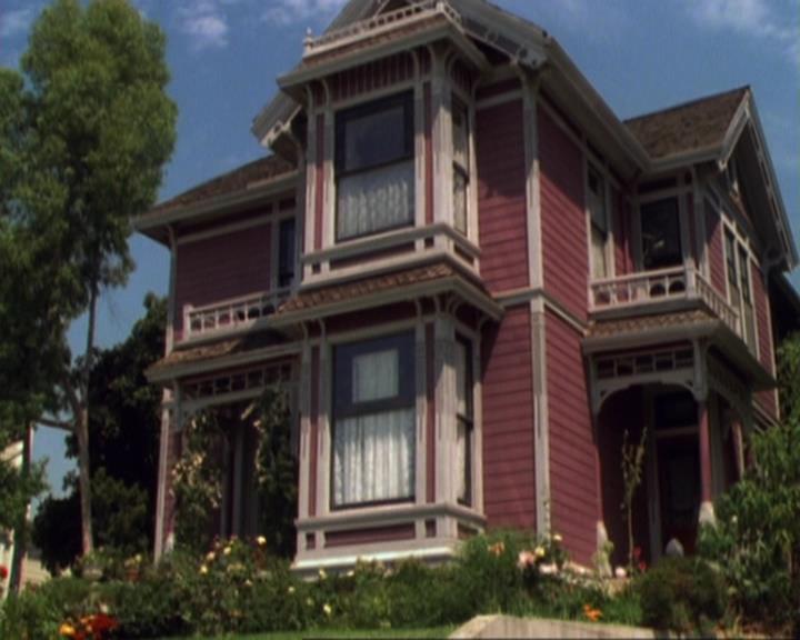 Charmed-Online-dot-319TheDemonWhoCameInFromTheCold1805.jpg