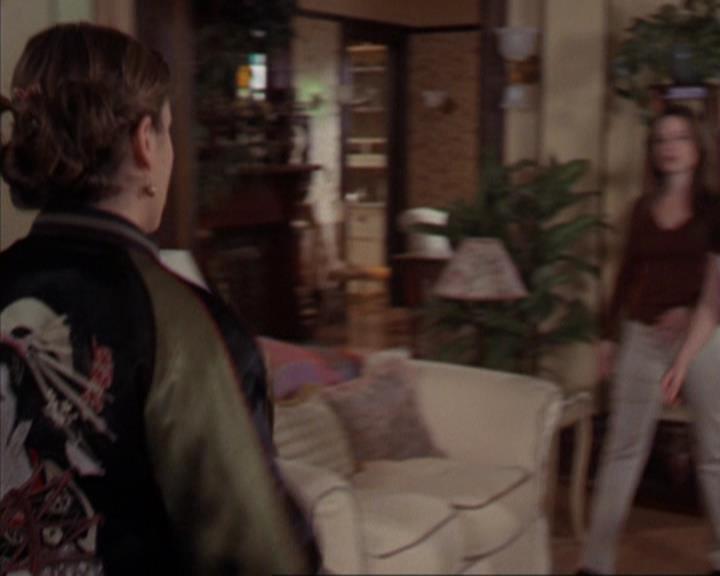 Charmed-Online-dot-319TheDemonWhoCameInFromTheCold1808.jpg