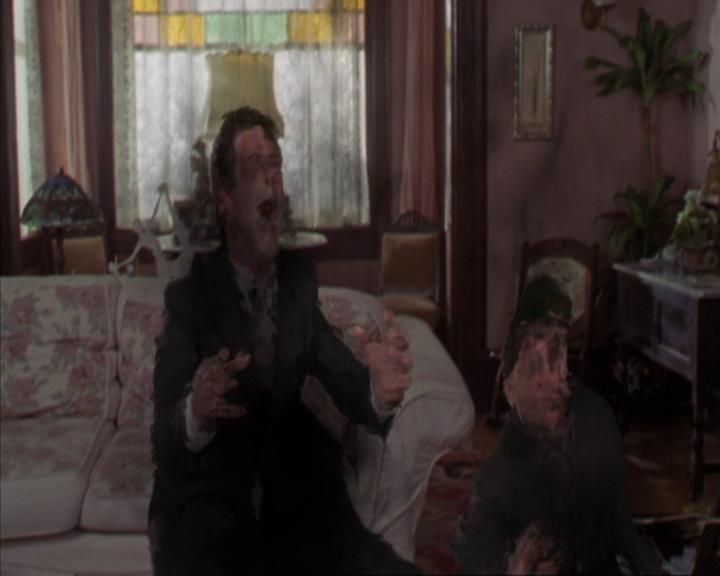 Charmed-Online-dot-319TheDemonWhoCameInFromTheCold1861.jpg