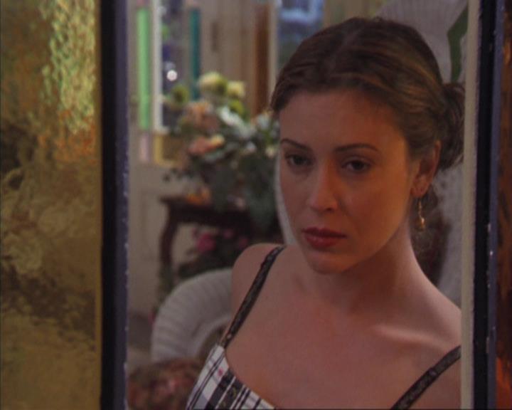 Charmed-Online-dot-319TheDemonWhoCameInFromTheCold1893.jpg
