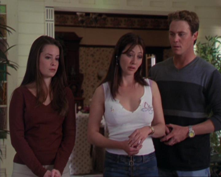 Charmed-Online-dot-319TheDemonWhoCameInFromTheCold1945.jpg