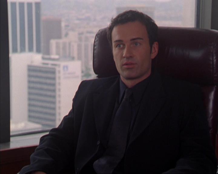 Charmed-Online-dot-319TheDemonWhoCameInFromTheCold2040.jpg