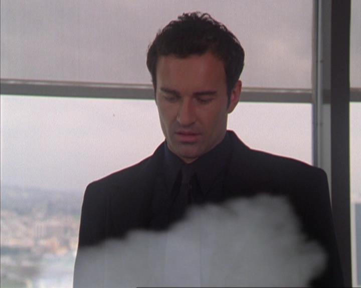 Charmed-Online-dot-319TheDemonWhoCameInFromTheCold2067.jpg