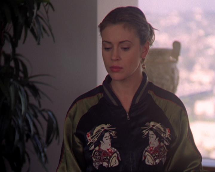Charmed-Online-dot-319TheDemonWhoCameInFromTheCold2114.jpg
