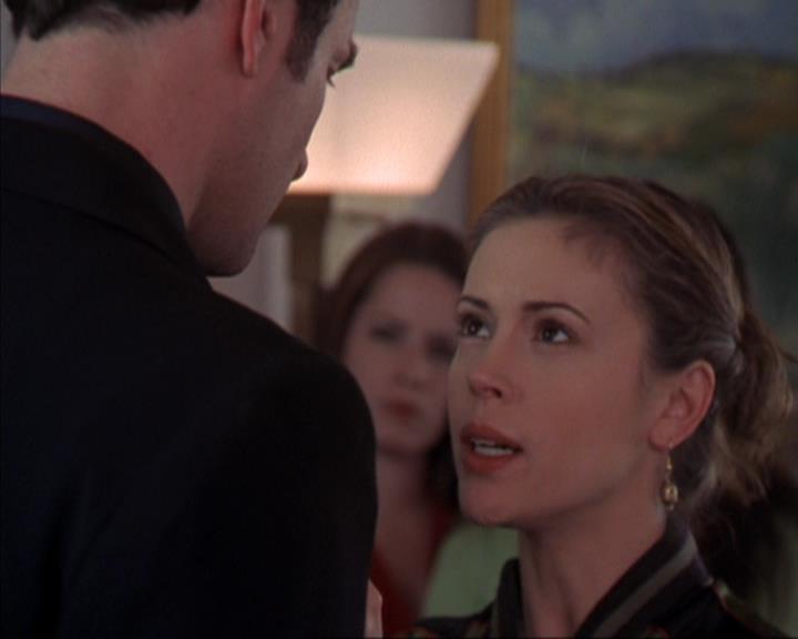 Charmed-Online-dot-319TheDemonWhoCameInFromTheCold2154.jpg