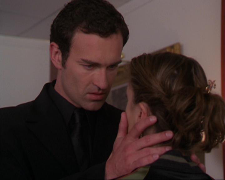 Charmed-Online-dot-319TheDemonWhoCameInFromTheCold2162.jpg