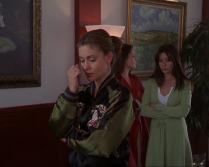 Charmed-Online-dot-319TheDemonWhoCameInFromTheCold2174.jpg