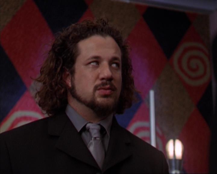 Charmed-Online-dot-319TheDemonWhoCameInFromTheCold2218.jpg