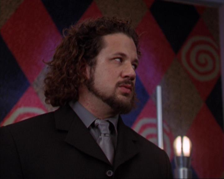 Charmed-Online-dot-319TheDemonWhoCameInFromTheCold2219.jpg