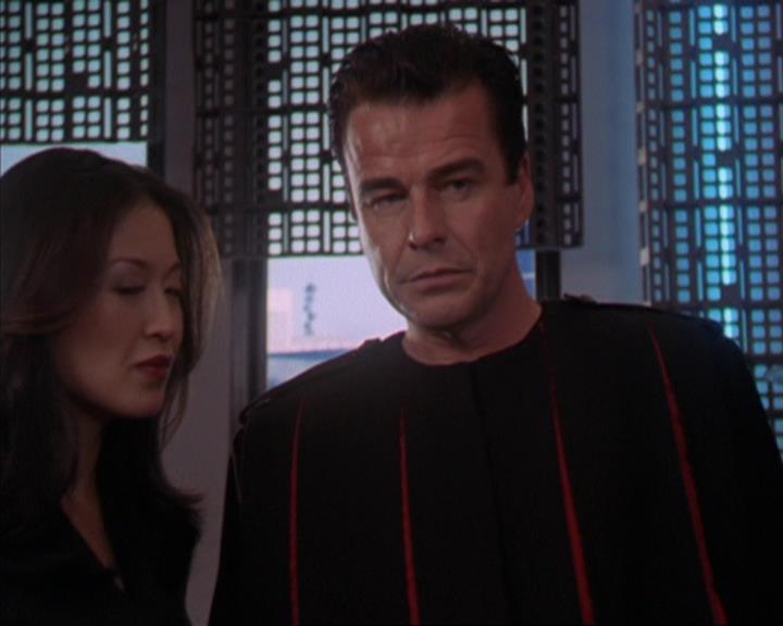 Charmed-Online-dot-319TheDemonWhoCameInFromTheCold2240.jpg