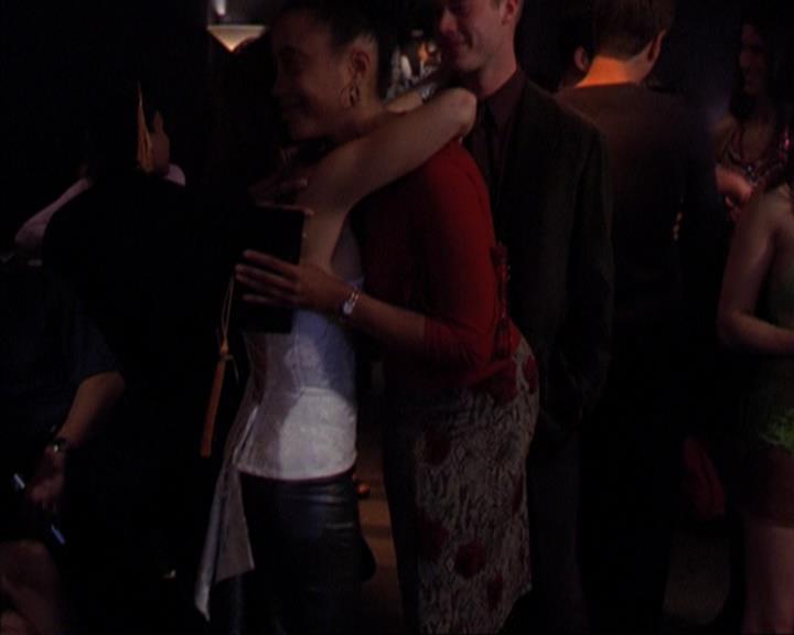 Charmed-Online-dot-319TheDemonWhoCameInFromTheCold2250.jpg