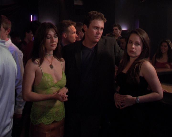 Charmed-Online-dot-319TheDemonWhoCameInFromTheCold2260.jpg