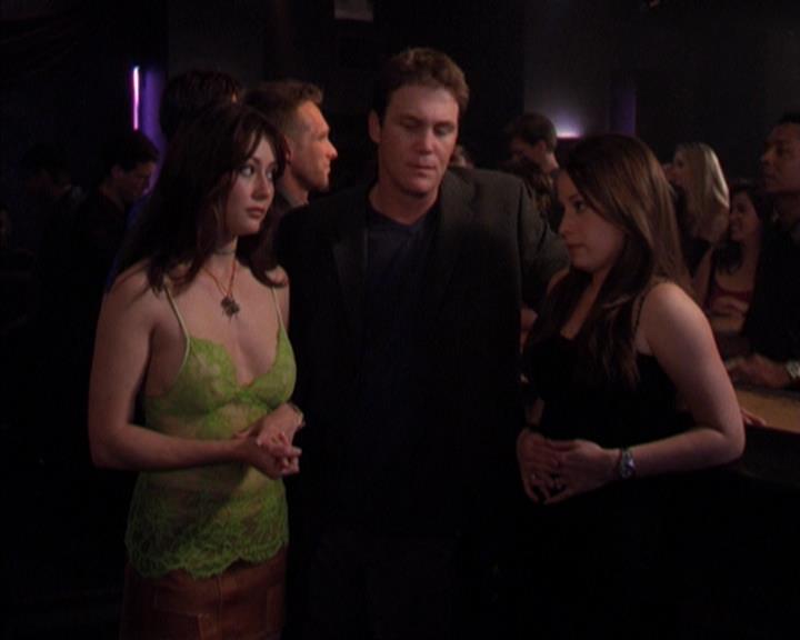 Charmed-Online-dot-319TheDemonWhoCameInFromTheCold2268.jpg