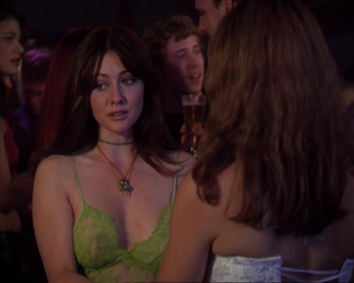 Charmed-Online-dot-319TheDemonWhoCameInFromTheCold2280.jpg