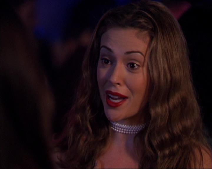 Charmed-Online-dot-319TheDemonWhoCameInFromTheCold2305.jpg