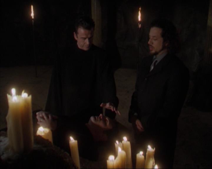 Charmed-Online-dot-320ExitStrategy0081.jpg