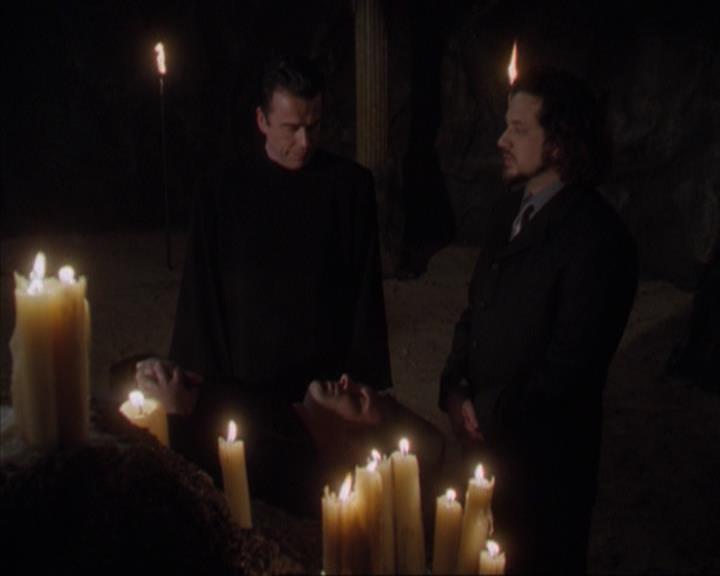 Charmed-Online-dot-320ExitStrategy0093.jpg