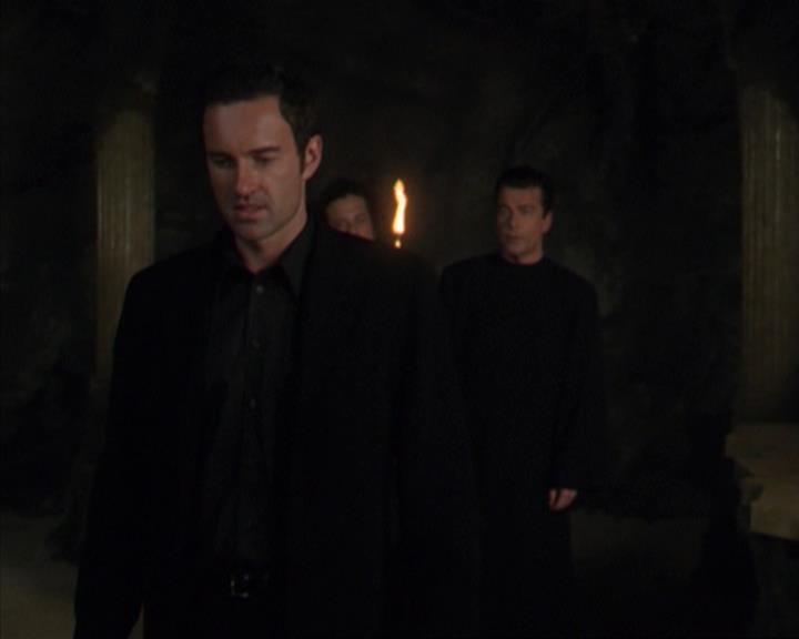 Charmed-Online-dot-320ExitStrategy0371.jpg