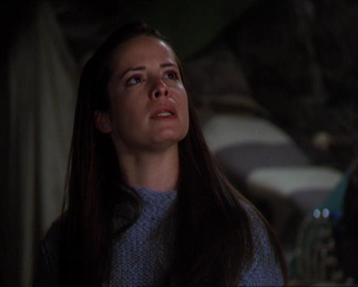 Charmed-Online-dot-320LookWhosBarking0157.jpg