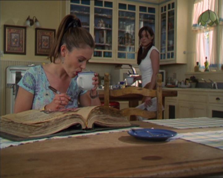 Charmed-Online-dot-320LookWhosBarking0317.jpg
