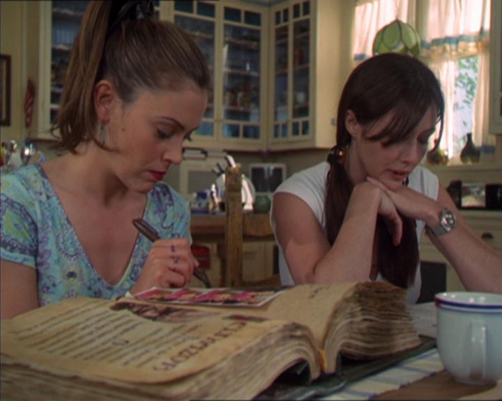 Charmed-Online-dot-320LookWhosBarking0337.jpg