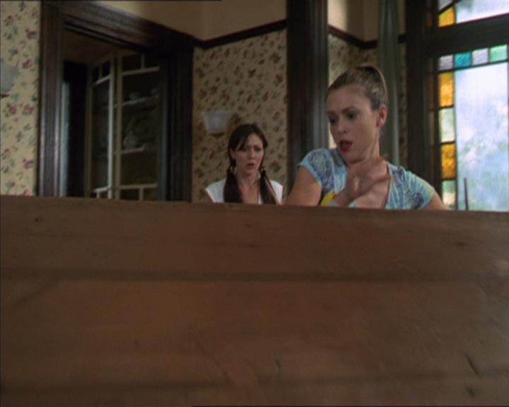 Charmed-Online-dot-320LookWhosBarking0389.jpg Charmed-Online-dot-320LookWhosBarking0389.jpg