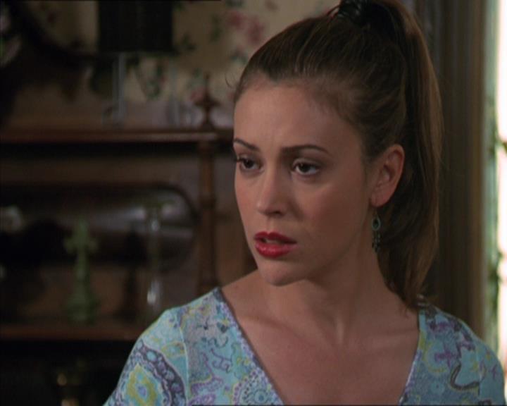 Charmed-Online-dot-320LookWhosBarking0413.jpg Charmed-Online-dot-320LookWhosBarking0413.jpg