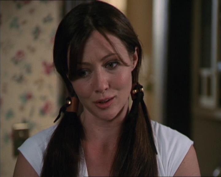 Charmed-Online-dot-320LookWhosBarking0417.jpg Charmed-Online-dot-320LookWhosBarking0417.jpg