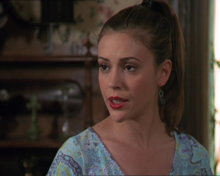 Charmed-Online-dot-320LookWhosBarking0419.jpg Charmed-Online-dot-320LookWhosBarking0419.jpg