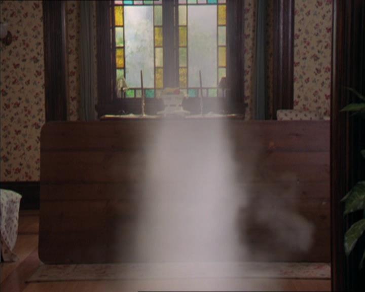 Charmed-Online-dot-320LookWhosBarking0461.jpg