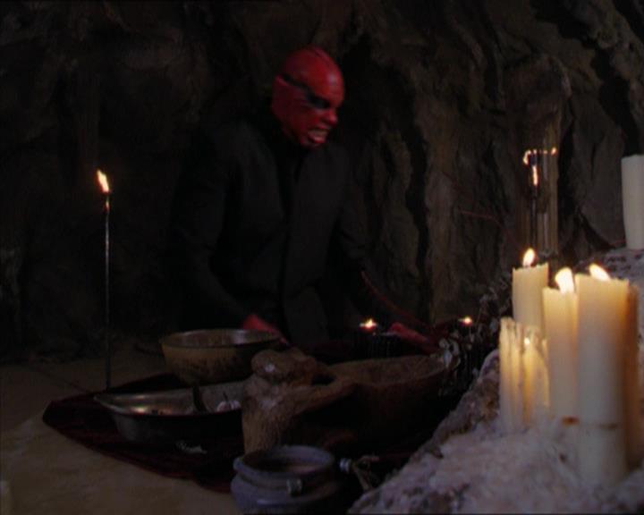 Charmed-Online-dot-320LookWhosBarking0477.jpg