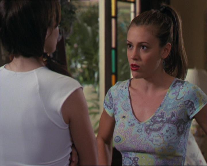 Charmed-Online-dot-320LookWhosBarking0502.jpg