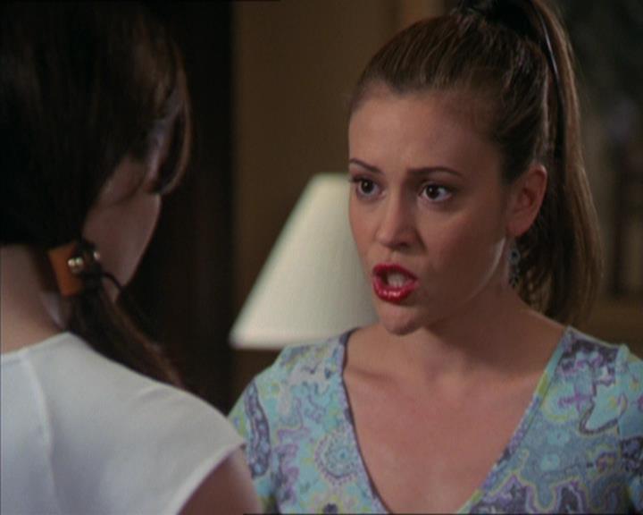 Charmed-Online-dot-320LookWhosBarking0506.jpg