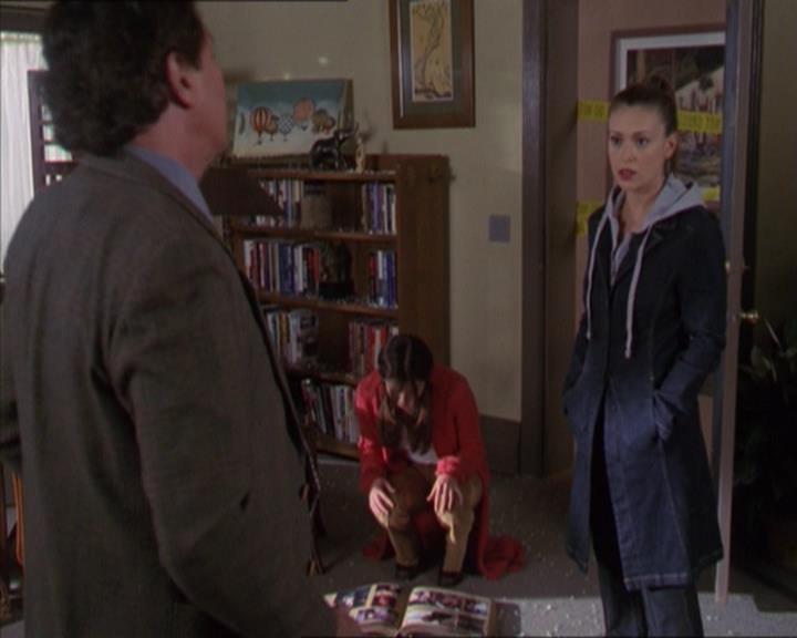 Charmed-Online-dot-320LookWhosBarking0625.jpg Charmed-Online-dot-320LookWhosBarking0625.jpg