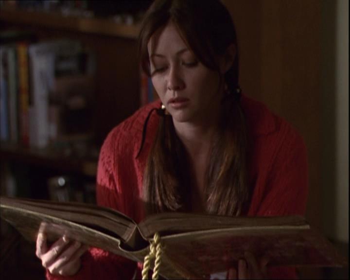 Charmed-Online-dot-320LookWhosBarking0630.jpg Charmed-Online-dot-320LookWhosBarking0630.jpg