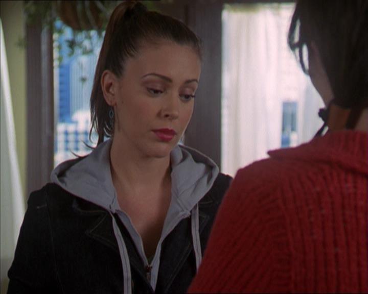 Charmed-Online-dot-320LookWhosBarking0703.jpg Charmed-Online-dot-320LookWhosBarking0703.jpg