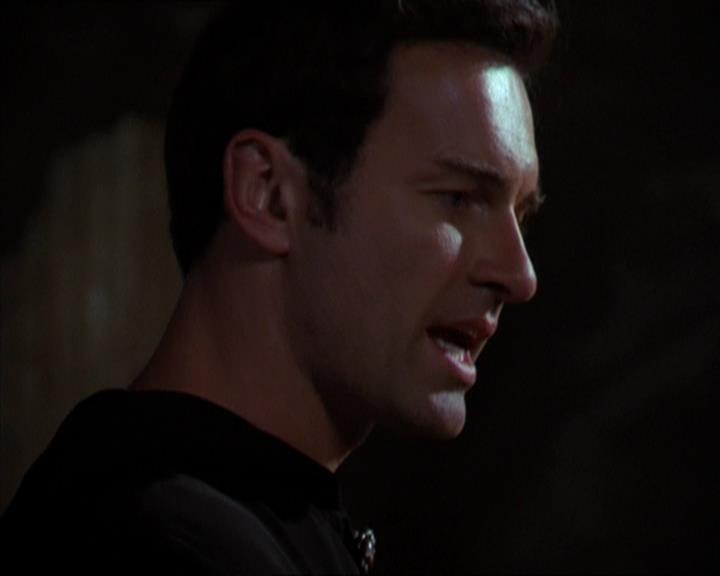 Charmed-Online-dot-320LookWhosBarking0730.jpg Charmed-Online-dot-320LookWhosBarking0730.jpg