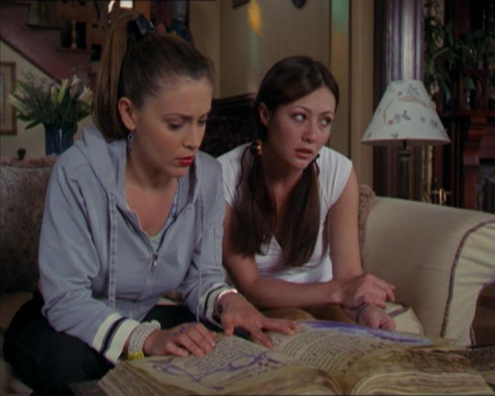 Charmed-Online-dot-320LookWhosBarking0802.jpg Charmed-Online-dot-320LookWhosBarking0802.jpg