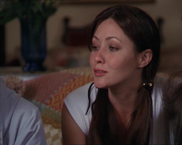 Charmed-Online-dot-320LookWhosBarking0845.jpg Charmed-Online-dot-320LookWhosBarking0845.jpg