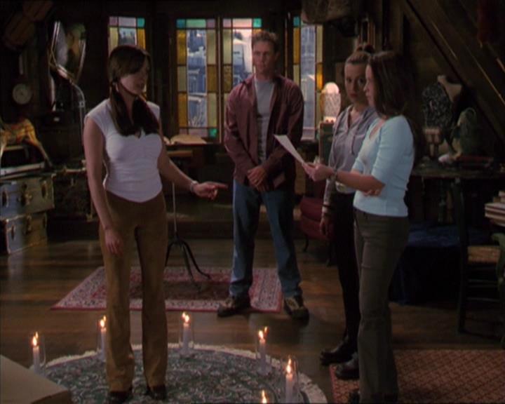 Charmed-Online-dot-320LookWhosBarking0877.jpg Charmed-Online-dot-320LookWhosBarking0877.jpg