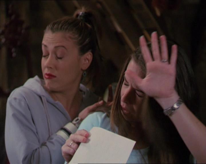 Charmed-Online-dot-320LookWhosBarking0893.jpg Charmed-Online-dot-320LookWhosBarking0893.jpg