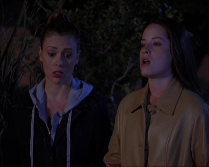 Charmed-Online-dot-320LookWhosBarking1092.jpg Charmed-Online-dot-320LookWhosBarking1092.jpg