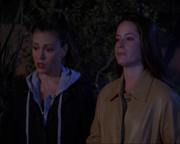 Charmed-Online-dot-320LookWhosBarking1094.jpg Charmed-Online-dot-320LookWhosBarking1094.jpg