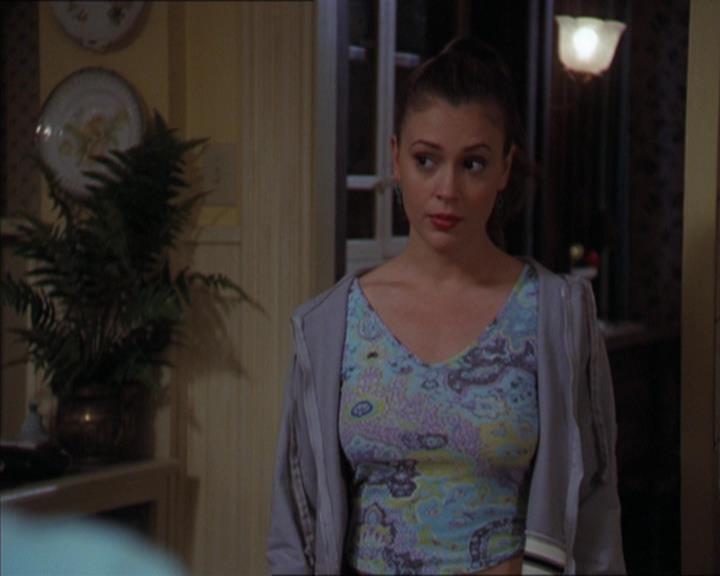 Charmed-Online-dot-320LookWhosBarking1304.jpg