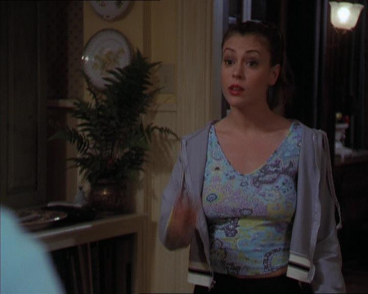 Charmed-Online-dot-320LookWhosBarking1309.jpg Charmed-Online-dot-320LookWhosBarking1309.jpg