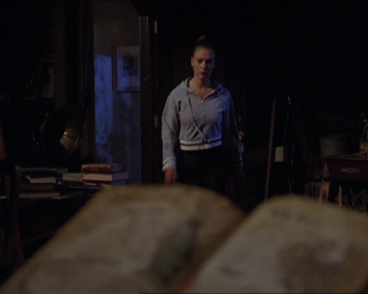 Charmed-Online-dot-320LookWhosBarking1318.jpg Charmed-Online-dot-320LookWhosBarking1318.jpg