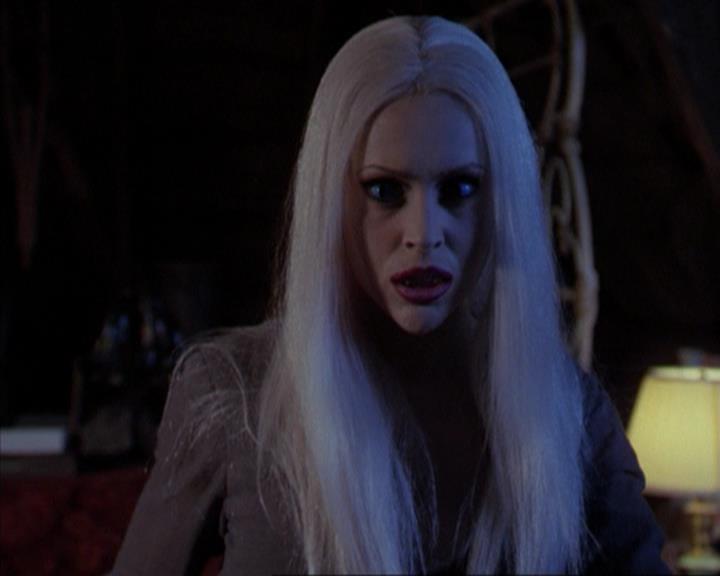 Charmed-Online-dot-320LookWhosBarking1469.jpg Charmed-Online-dot-320LookWhosBarking1469.jpg